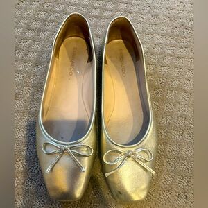 Bernardo Gwynn Champagne Nappa Mestico Flats
